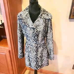Erin London size Medium Belted Snake print Jacket